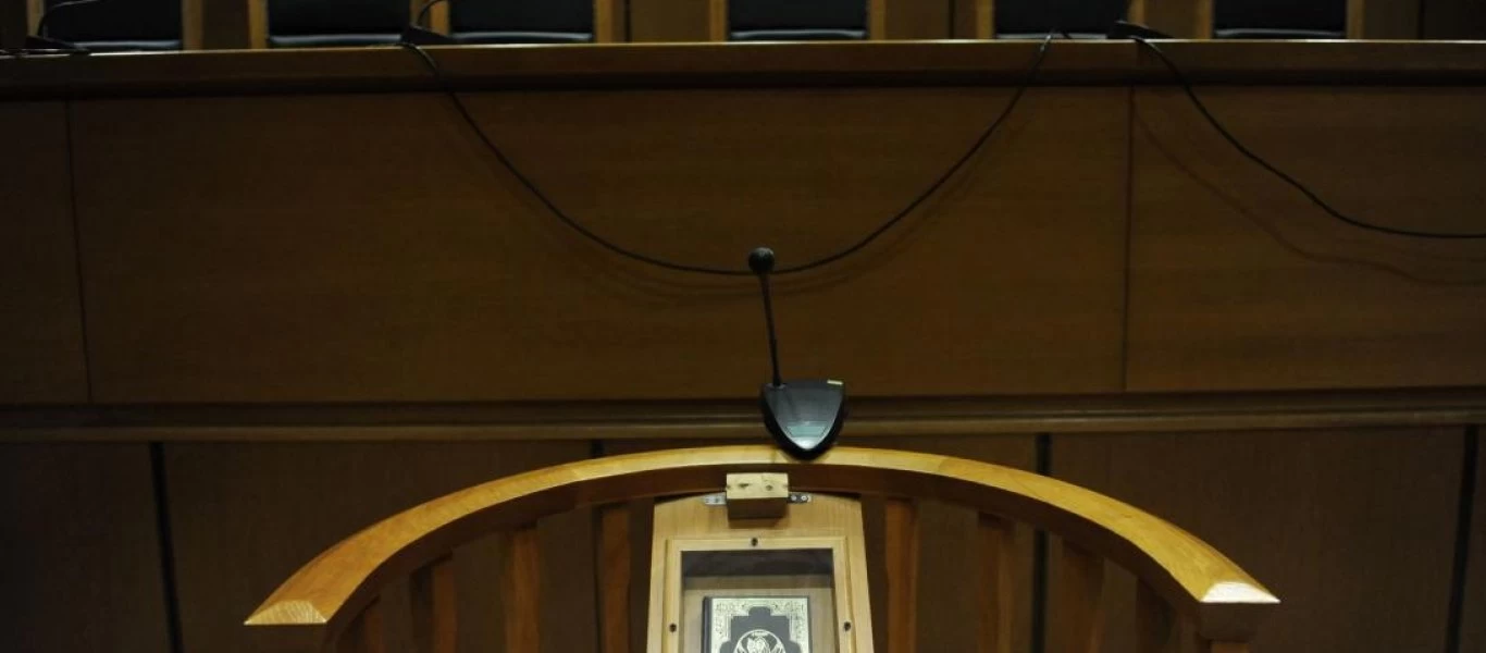 Ρόδος: Aρχίζει η δίκη των δύο κατηγορούμενων για τον βιaσμό 19χρονης ΑμΕΑ